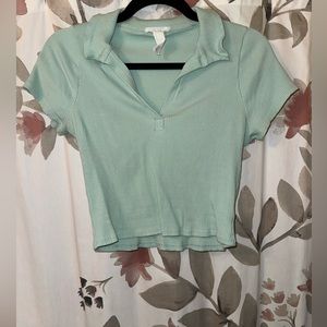 Full Tilt Tilly’s cropped collared ribbed tee